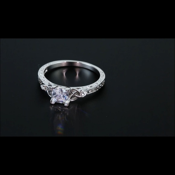 10k Love Trinity Celtic Knots Engagement Ring - Picture 5 of 12